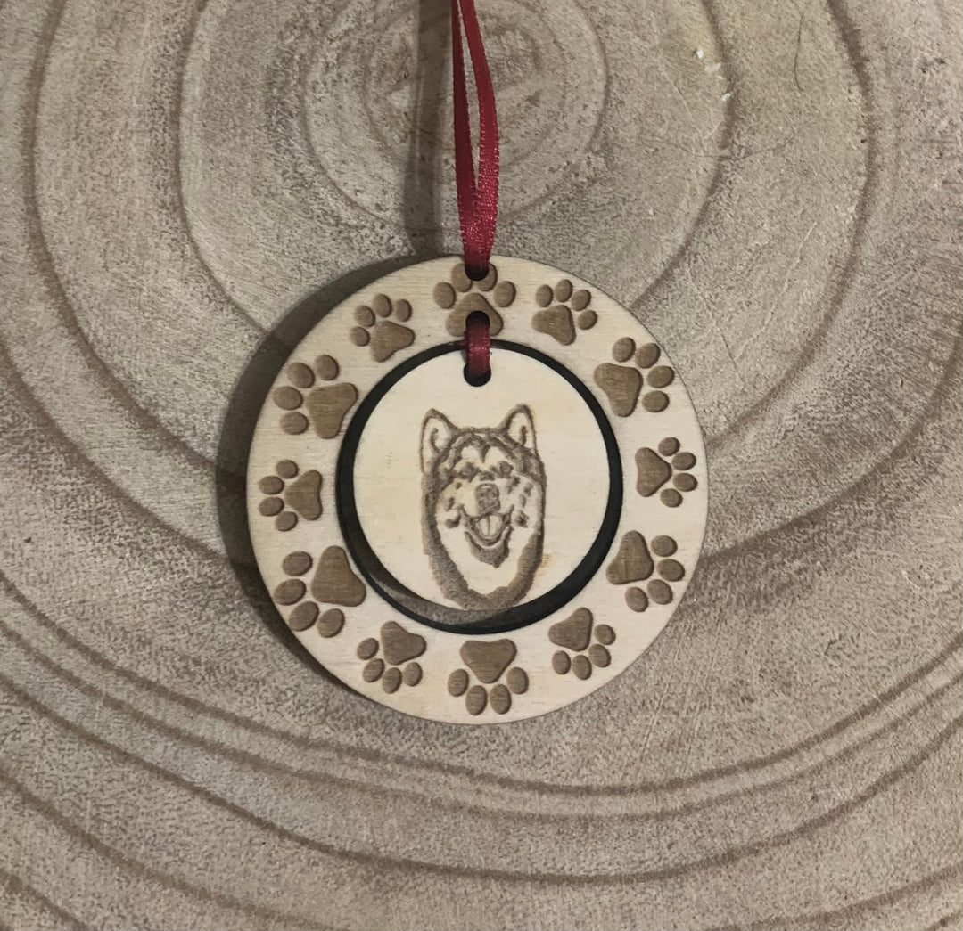 Alaskan Malamute Dog Face Illustration Hanging Decoration ~ Mini Paw Wreath